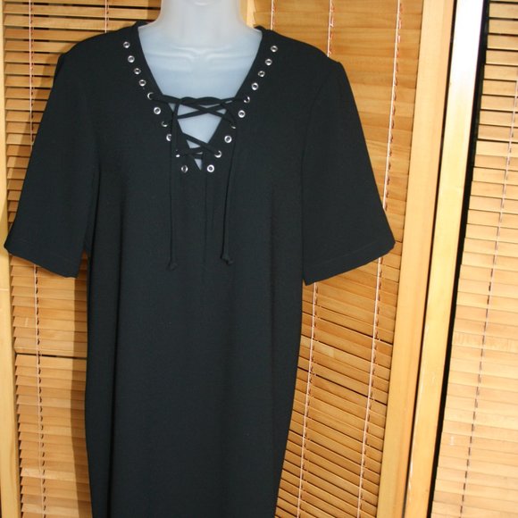Karen Kane Black Dress w/Drop V Neck with Eyelets and Lace Up Size M - Picture 1 of 10